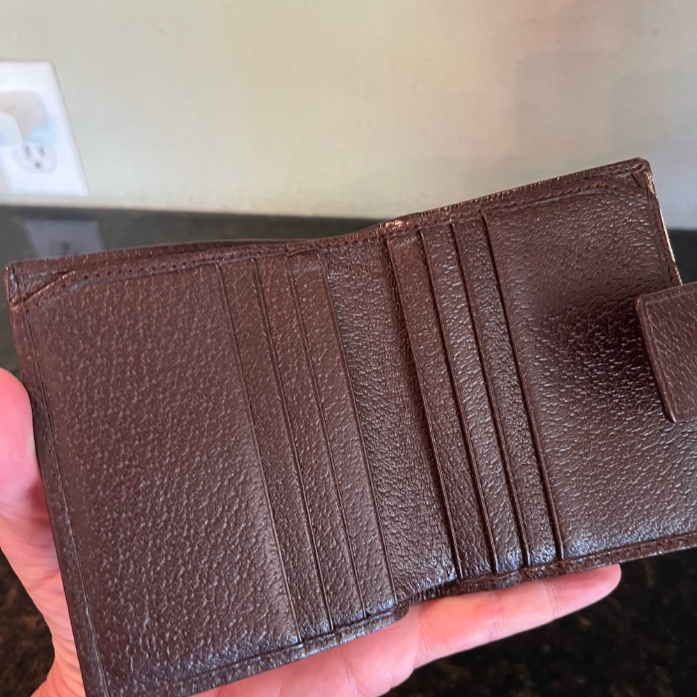 Gucci Signature Wallet - Picture 5 of 13